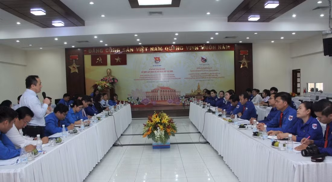 Thành Đoàn TPHCM ký kết hợp tác với Đoàn Thanh niên Thủ đô Viêng Chăn ảnh 1