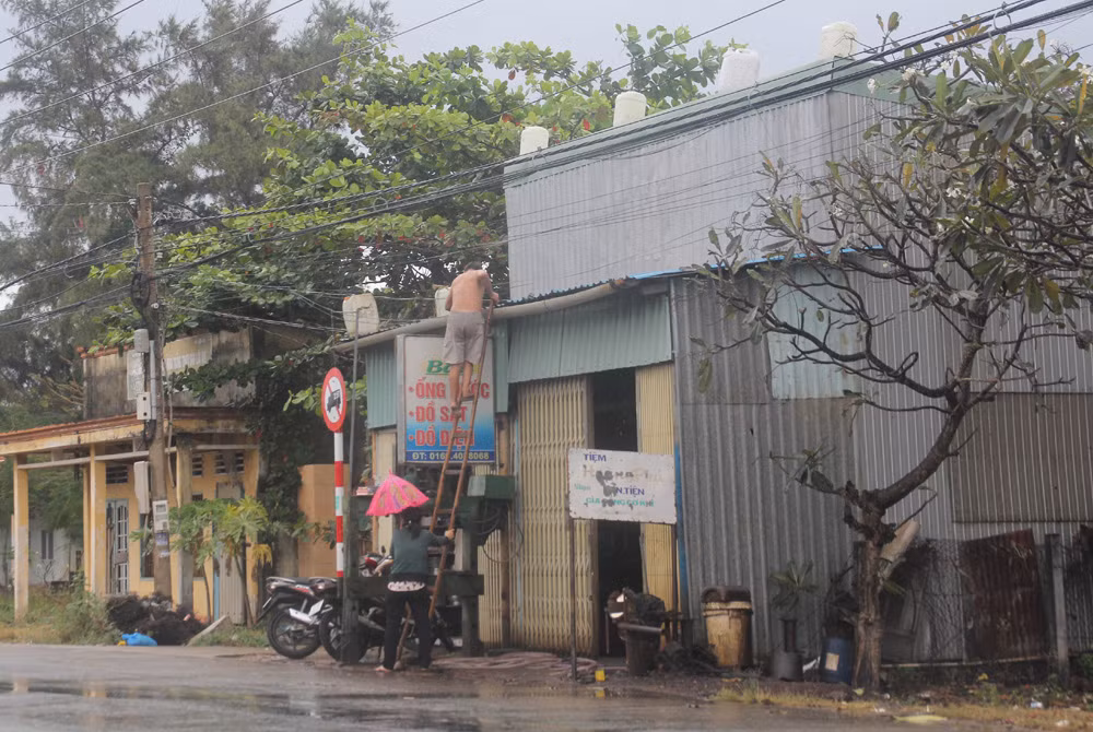 Bình Thuận di dời hàng trăm hộ dân khỏi khu vực nguy hiểm ảnh 7