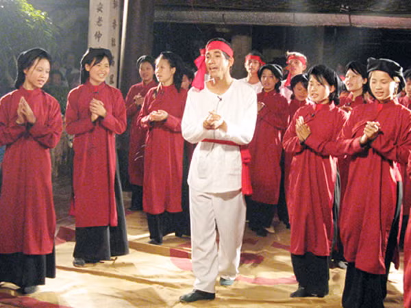 Thành nhà Hồ và hát xoan (ảnh dưới) được UNESCO vinh danh - những điểm sáng trong đời sống văn hóa văn nghệ 2011 