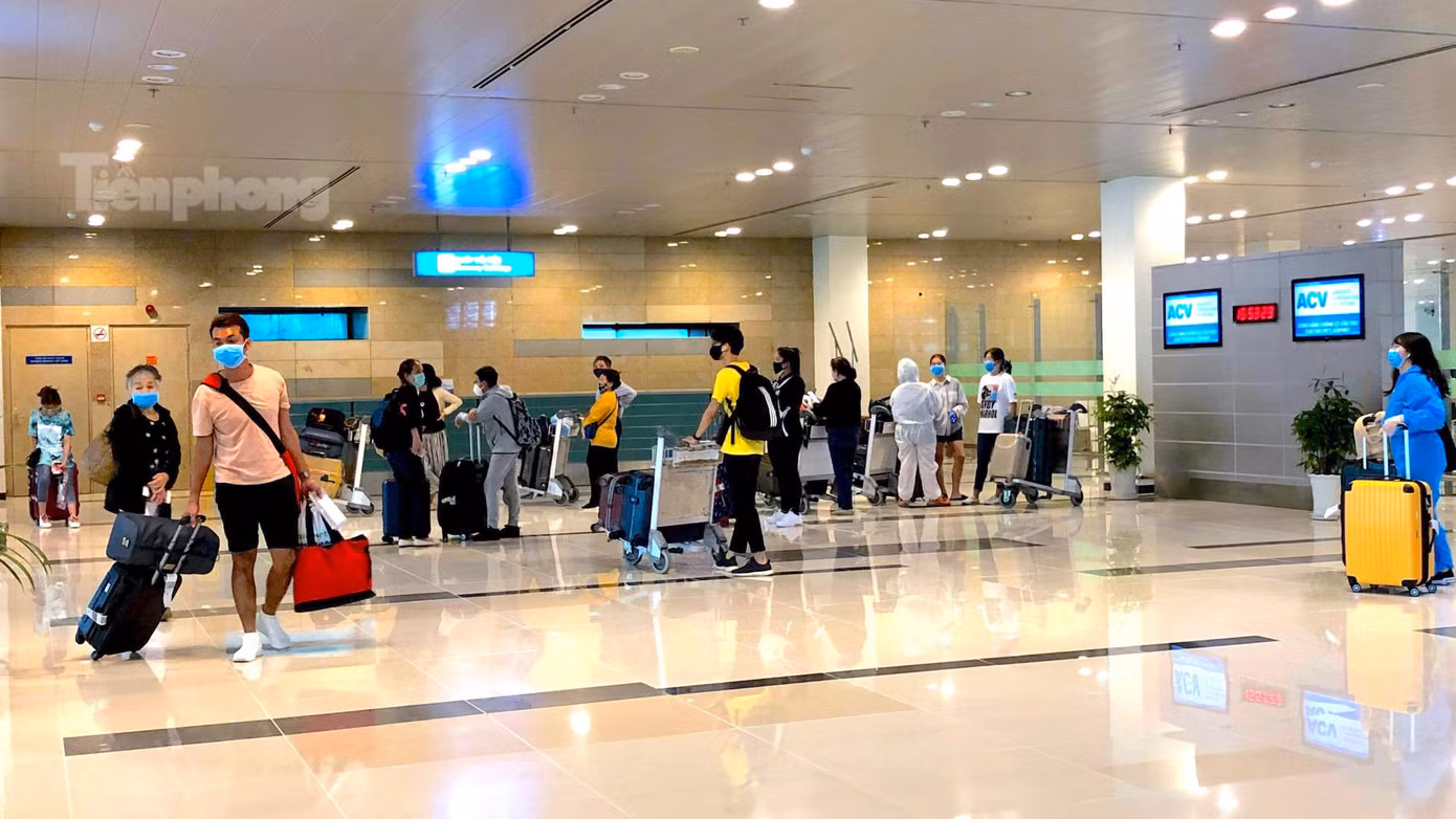 Máy bay vừa hạ cánh, người đàn ông bị nghi "cầm nhầm" đồng hồ đã bị mời làm việc (ảnh minh hoạ).