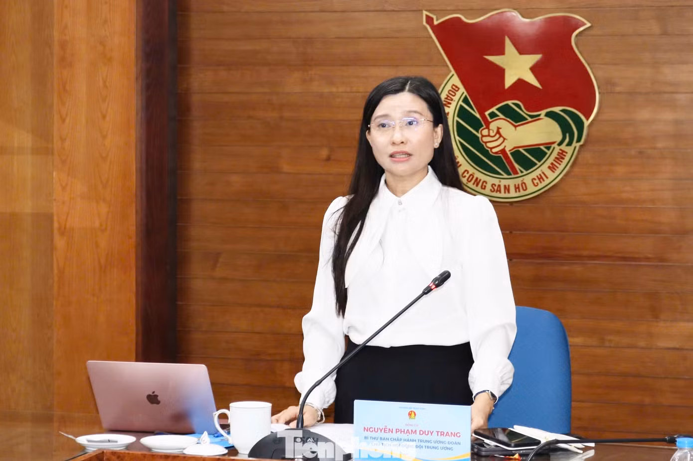 Chị Nguyễn Phạm Duy Trang - Bí thư T.Ư Đoàn, Chủ tịch Hội đồng Trung ương phát biểu kết luận phiên họp.
