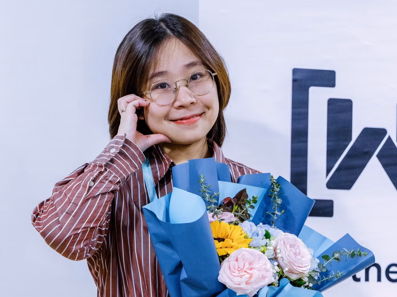 Chị Nguyễn Khánh Linh trở thành cô gái Việt đầu tiên được lựa chọn làm chuyên gia công nghệ - mạng lưới chuyên gia Google Developer Expert (GDE) của Google. Chị Nguyễn Khánh Linh trở thành cô gái Việt đầu tiên được lựa chọn làm chuyên gia công nghệ - mạng lưới chuyên gia Google Developer Expert (GDE) của Google.