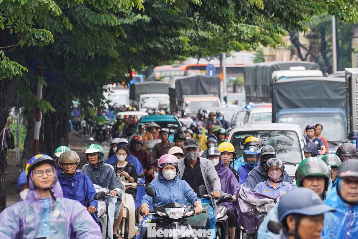 Hình ảnh khu vực đường Giải Phóng hướng ra Ngọc Hồi.