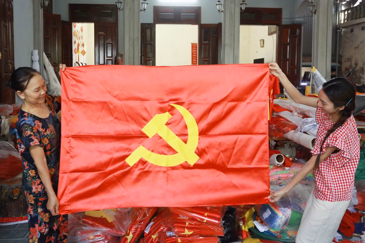 Những lá cờ đã được hoàn thành.