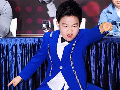 Hwang Min Woo (8 tuổi, bố Hàn, mẹ Việt) nổi tiếng thế giới với Gangnam style.