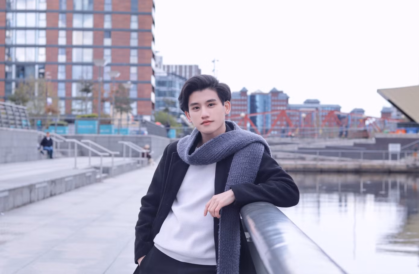 Chàng trai trẻ tài năng Ngô Lê Huy Hiền. Chàng trai trẻ tài năng Ngô Lê Huy Hiền.