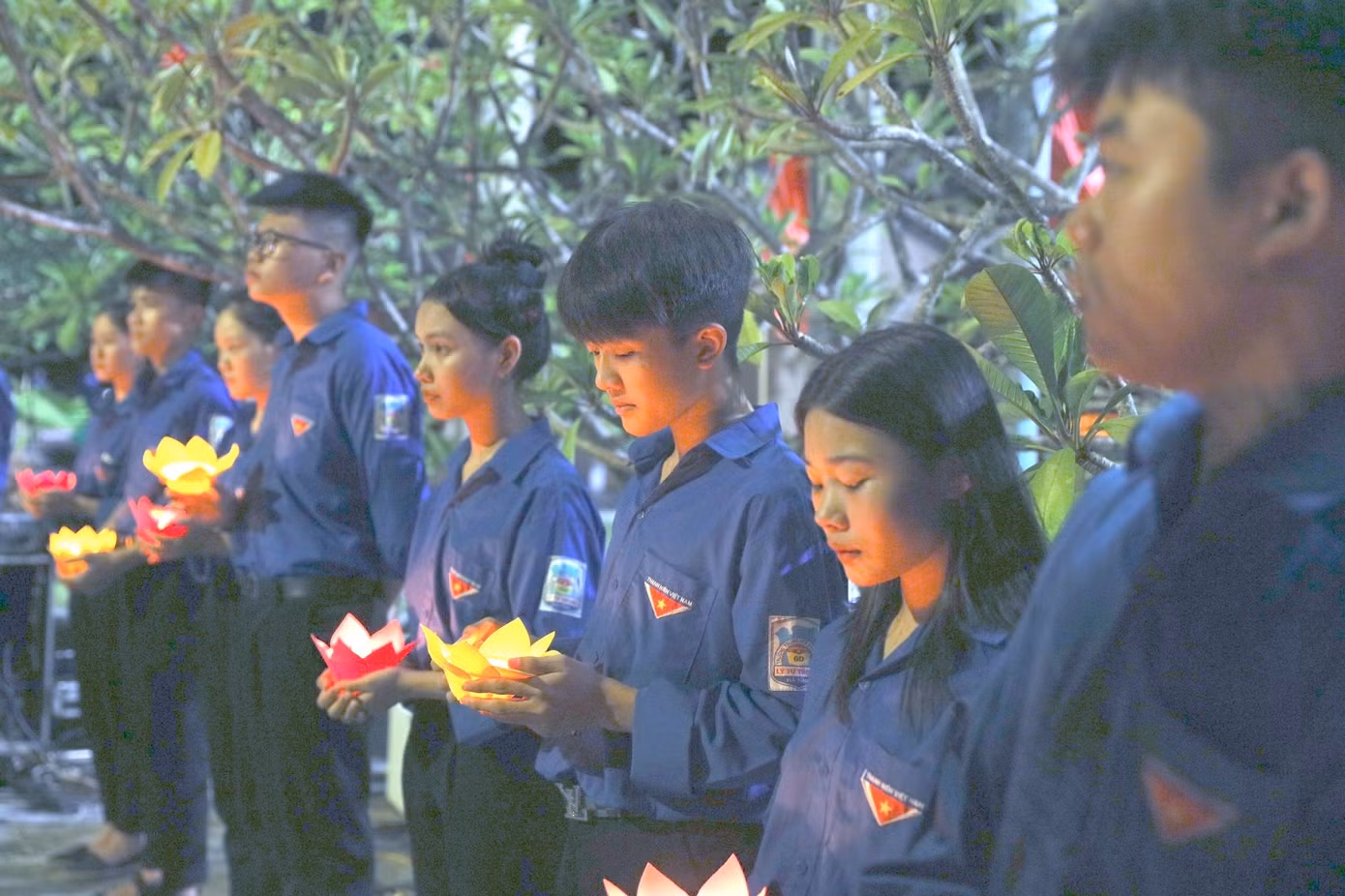 Trước anh linh Anh hùng liệt sĩ Lý Tự Trọng, tuổi trẻ Hà Tĩnh nguyện phát huy vai trò, trách nhiệm của mình, tích cực tham gia xây dựng và bảo vệ quê hương, đất nước...