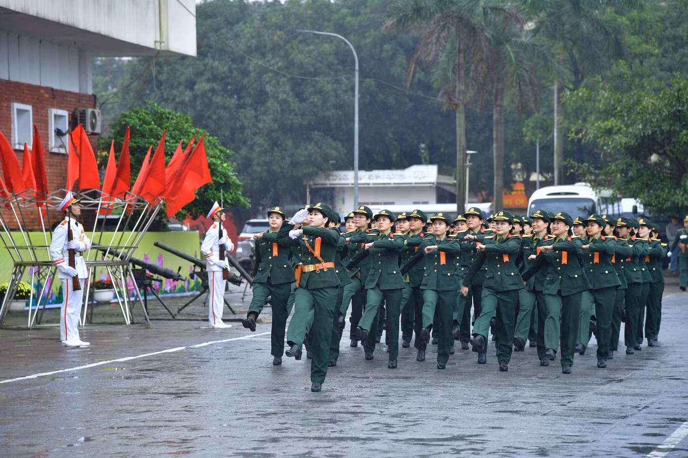 Năm 2024, lực lượng vũ trang tỉnh Nghệ An quyết tâm thực hiện xuất sắc mệnh lệnh huấn luyện chiến đấu của Bộ Tư lệnh Quân khu 4; xây dựng lực lượng vũ trang tỉnh vững mạnh toàn diện “mẫu mực, tiêu biểu”.