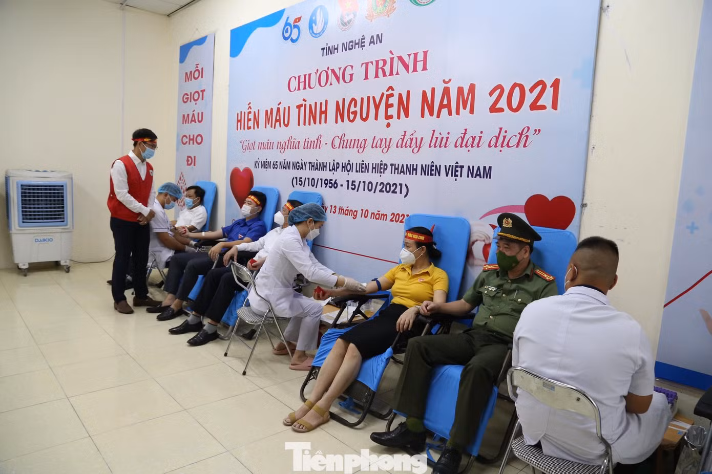 Tham dự ngày hội hiến máu có hơn 300 cán bộ, đoàn viên, thanh niên. Đây cũng là lực lượng nòng cốt tham gia và tổ chức các ngày hội hiến máu lớn như: Chủ nhật Đỏ, Giọt hồng tri ân,... thu về hàng nghìn đơn vị máu phục vụ công tác cấp cứu, điều trị tại bệnh viện.