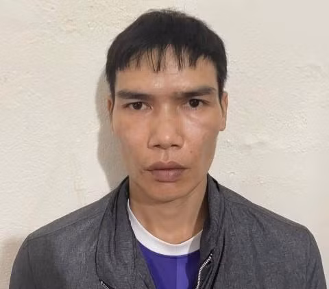 Đối tượng Lữ Văn Luân bị Công an huyện Quế Phong bắt về hành vi tàng trữ 24,59gam hêrôin