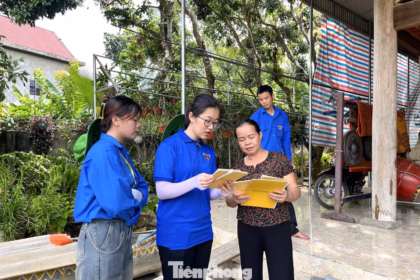 Hỗ trợ 5 homestay trong bản tạo lập và xây dựng các kênh mạng xã hội để quảng bá.