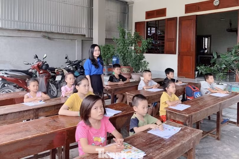 Lớp học miễn phí dành cho các em thiếu nhi có hoàn cảnh khó khăn và khuyết tật trên địa bàn xã Liên Thành, huyện Yên Thành. Lớp có những trường hợp rất đặc biệt, ngoài các em có hoàn cảnh khó khăn, các bạn ấy còn bị khuyết tật, tim bẩm sinh,.... Lớp học miễn phí dành cho các em thiếu nhi có hoàn cảnh khó khăn và khuyết tật trên địa bàn xã Liên Thành, huyện Yên Thành. Lớp có những trường hợp rất đặc biệt, ngoài các em có hoàn cảnh khó khăn, các bạn ấy còn bị khuyết tật, tim bẩm sinh,....