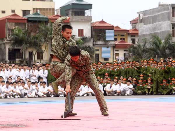 Ra đòn nhanh gọn, chính xác và bất ngờ
