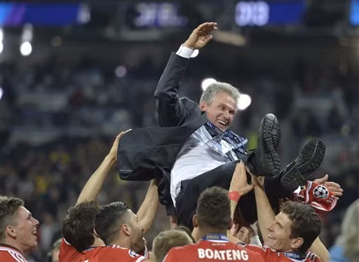HLV Jupp Heynckes trở thành HLV thứ tư đăng quang Champions League cùng hai CLB khác nhau sau khi đưa Bayern Munich vượt qua Borussia Dortmund 2-1 ở trận chung kết rạng sáng nay. HLV Jupp Heynckes trở thành HLV thứ tư đăng quang Champions League cùng hai CLB khác nhau sau khi đưa Bayern Munich vượt qua Borussia Dortmund 2-1 ở trận chung kết rạng sáng nay