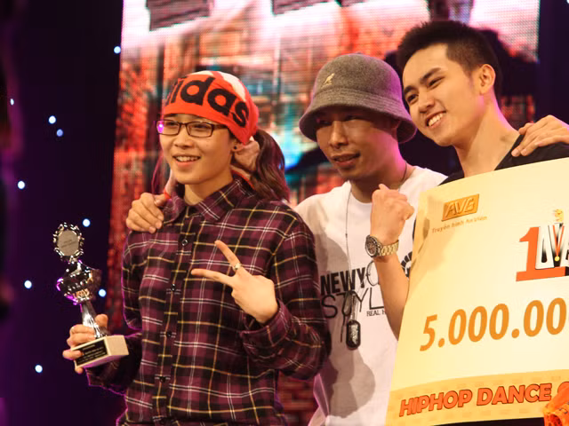 Rùa (đội khăn đỏ) cùng Antei nhất nội dung hiphop