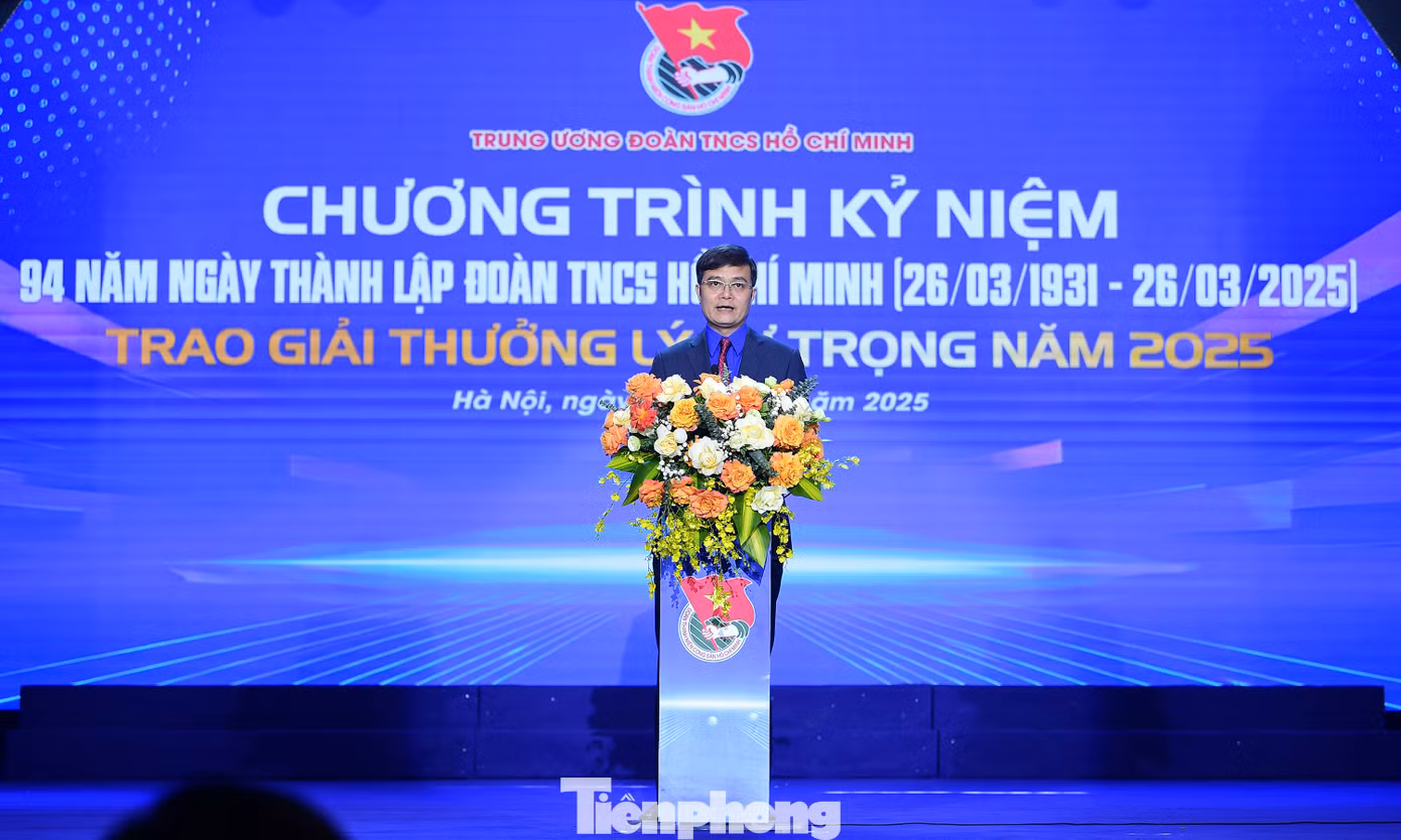 Anh Bùi Quang Huy - Ủy viên dự khuyết T.Ư Đảng, Bí thư thứ nhất T.Ư Đoàn phát biểu tại chương trình.