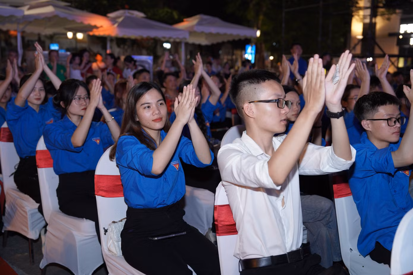 Đoàn viên, thanh niên Thủ đô tham dự chương trình. Đoàn viên, thanh niên Thủ đô tham dự chương trình.
