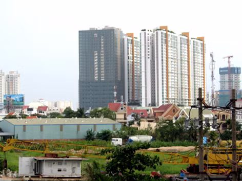 Thành phố Đông gồm quận 2, 9 và Thủ Đức với trung tâm là Khu đô thị Thủ Thiêm, có định hướng phát triển các ngành dịch vụ cao cấp và công nghiệp kỹ thuật cao. Ảnh: H.C