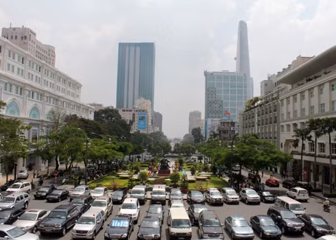 Trục trung tâm quận 1, TP HCM được xem là nơi chật chội với nhiều cao ốc trung tâm thương mại, văn phòng, khách sạn