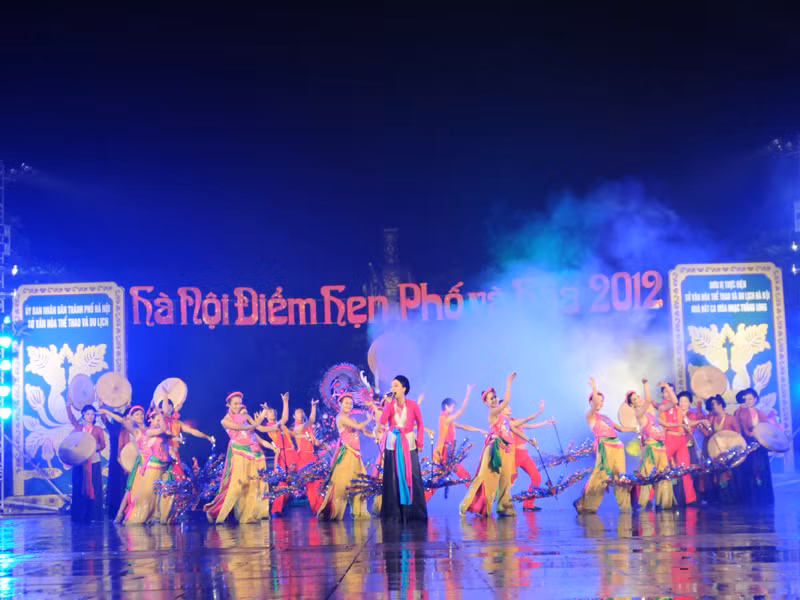 Tiết mục văn nghệ tại đêm bế mạc. Ảnh: Tuấn Nguyễn