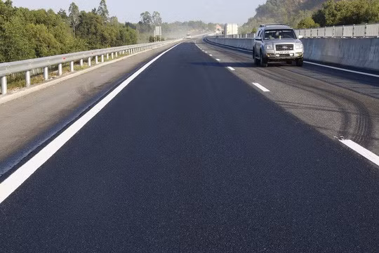 Cao tốc Đà Nẵng - Quảng Ngãi xuất hiện lún ở đầu cầu, cống ảnh 4