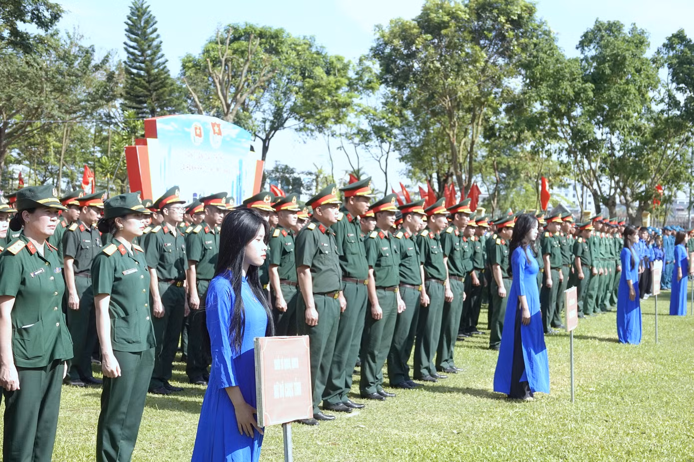 ĐVTN các lực lượng tham dự ngày hội.