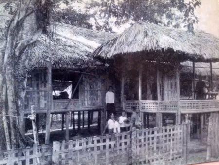 Ngôi nhà của gia đình ông bà Đỗ Đình Thiện tại chiến khu Việt Bắc, năm 1951