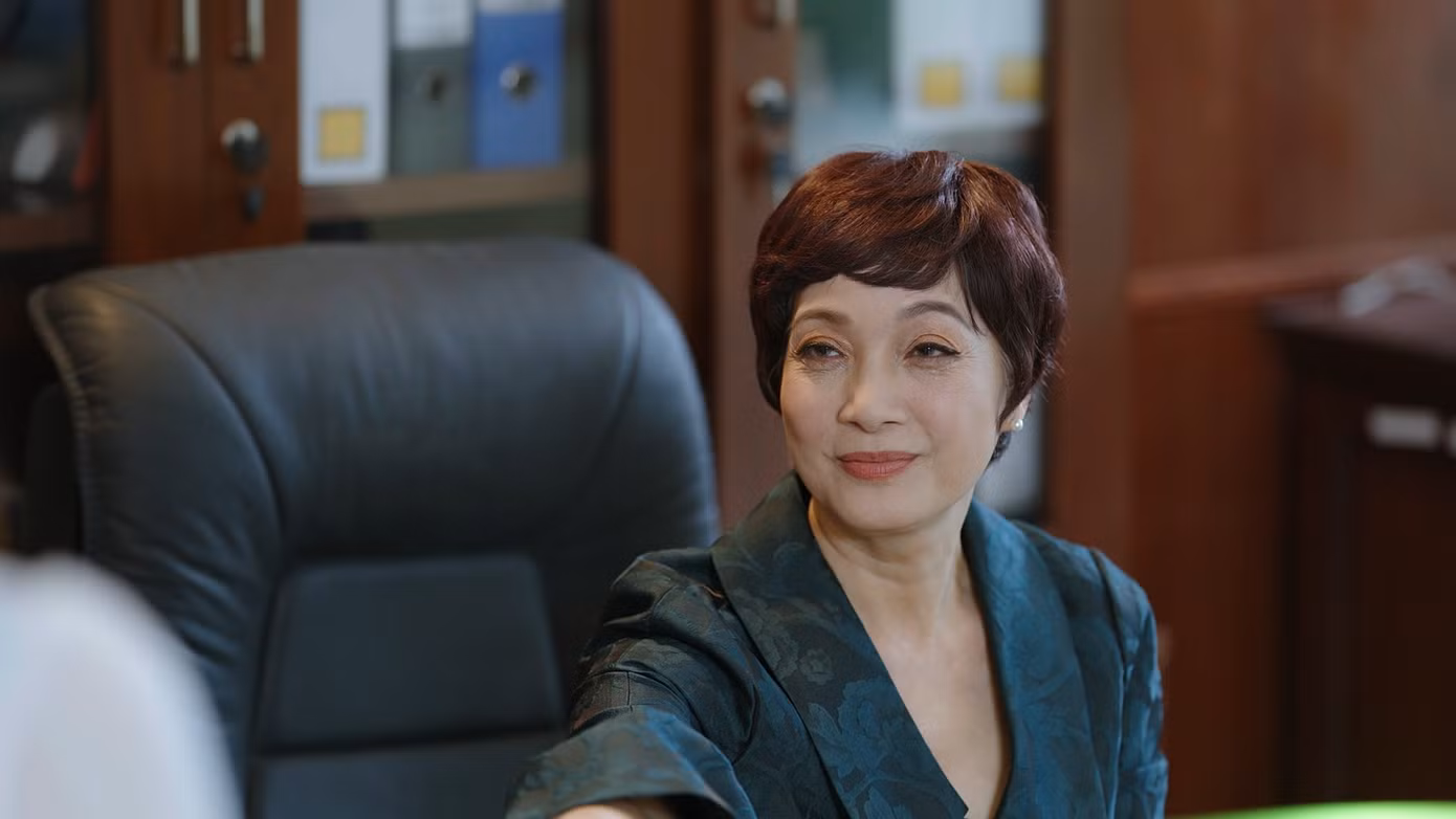 Chồng bà Lan (NSND Lê Khanh) mong muốn Gia An sẽ gánh vác công ty thay bà. Chồng bà Lan (NSND Lê Khanh) mong muốn Gia An sẽ gánh vác công ty thay bà.
