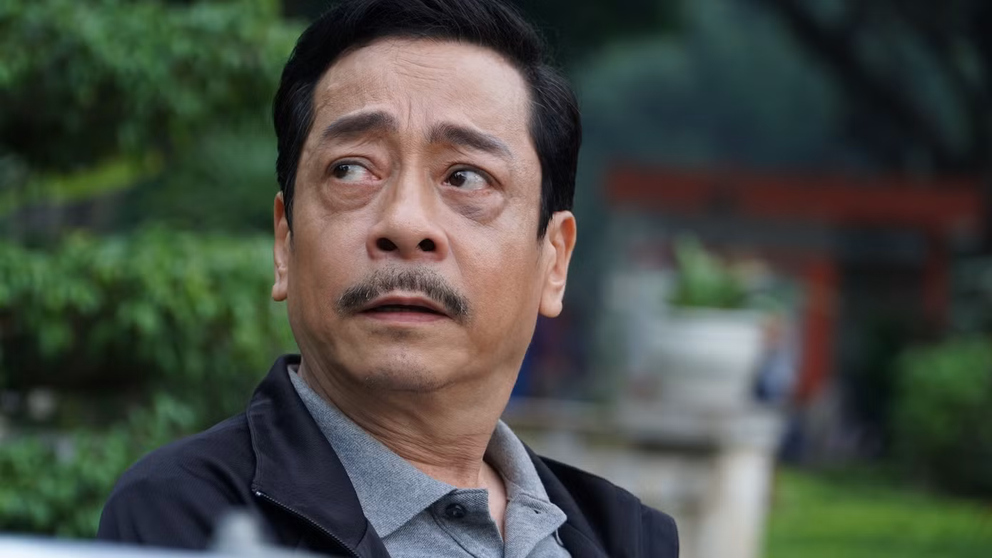 Ông Phương (NSND Hoàng Dũng) dành mọi yêu thương và kỳ vọng cho hai đứa con, nhưng lại vô tình tạo nên những áp lực.