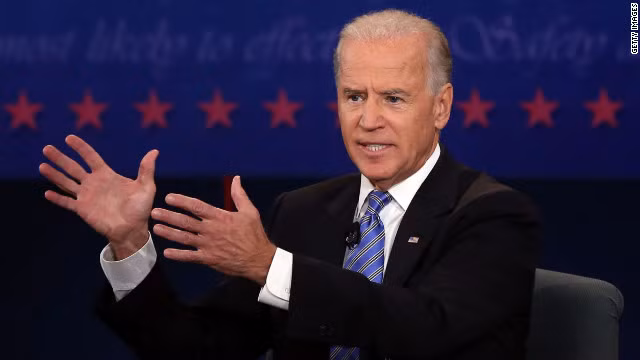 Gương mặt ông Joe Biden khi phát biểu