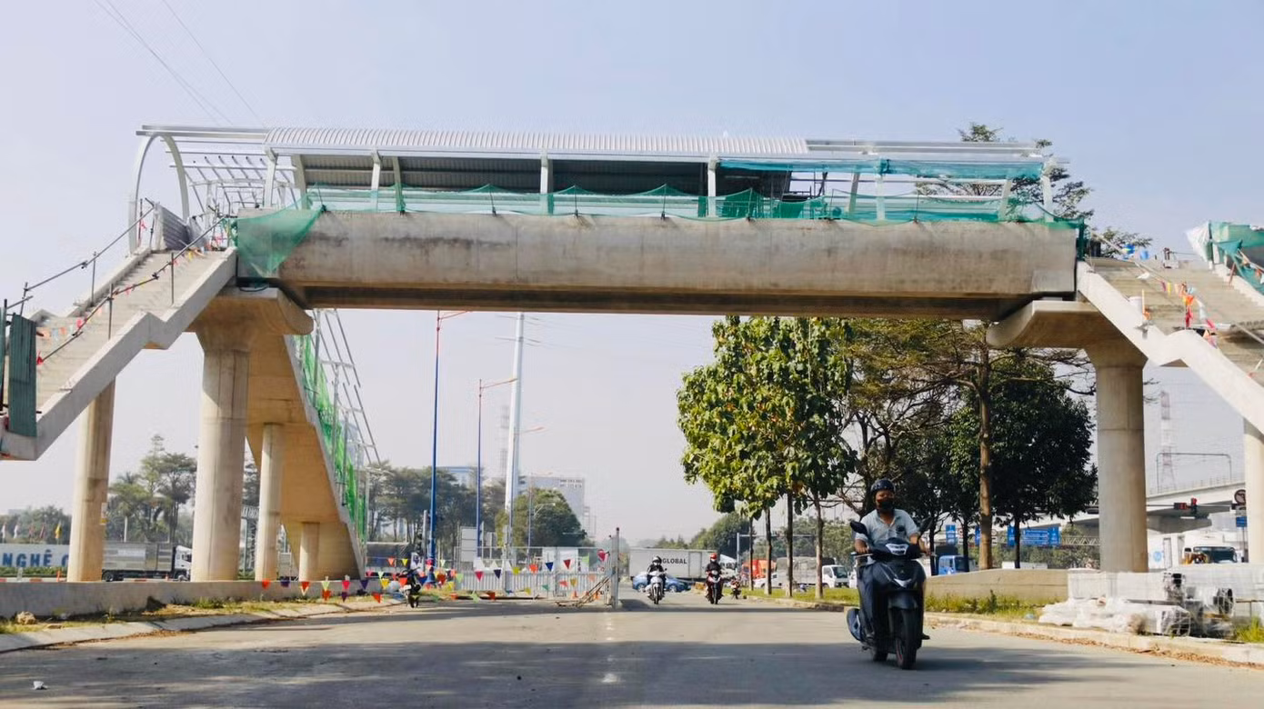 Tuyến metro số 1 (Bến Thành - Suối Tiên) có 3 ga ngầm và 11 nhà ga trên cao. Ảnh: MAUR