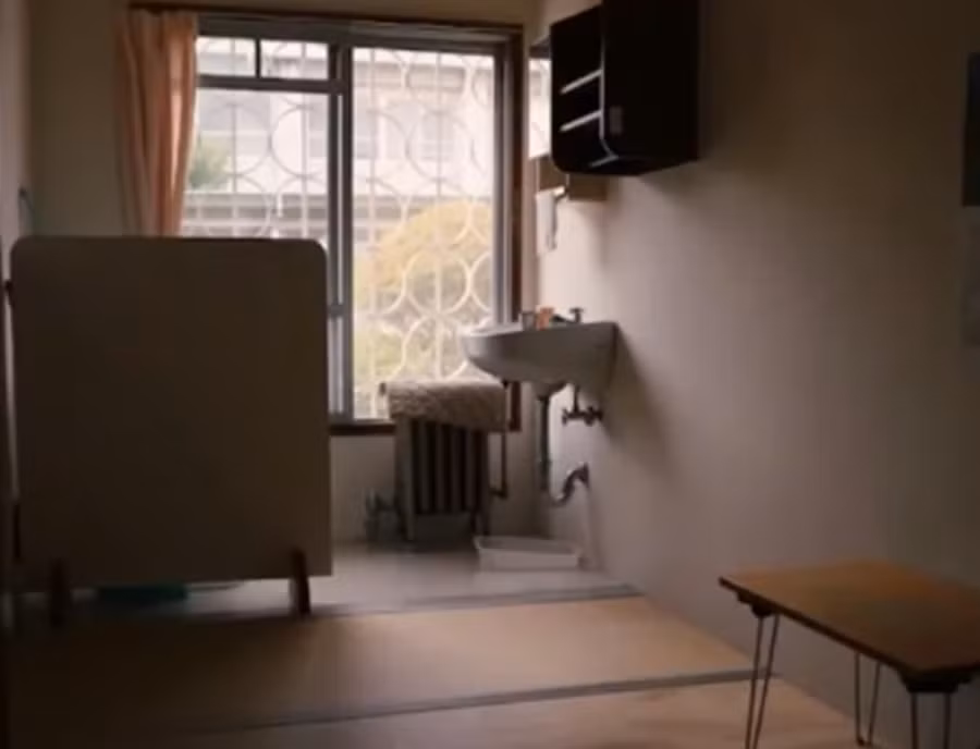 Với nhiều cụ bà ở Nhật Bản, căn phòng nhỏ trong nhà giam tạo cảm giác dễ chịu hơn hẳn cuộc sống ồn ào ở bên ngoài. Ảnh: QQ.