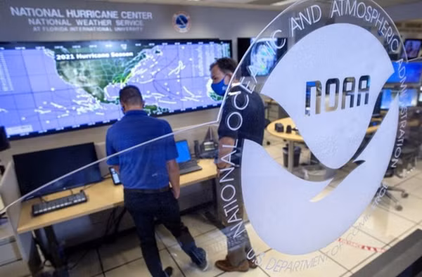 NOAA là một trong những cơ quan uy tín nhất thế giới về dự báo bão. Ảnh: EPA-EFE.