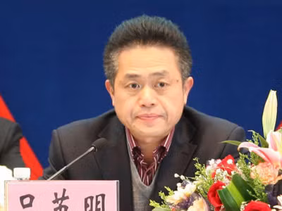 Lã Anh Minh khi còn trên ghế quan