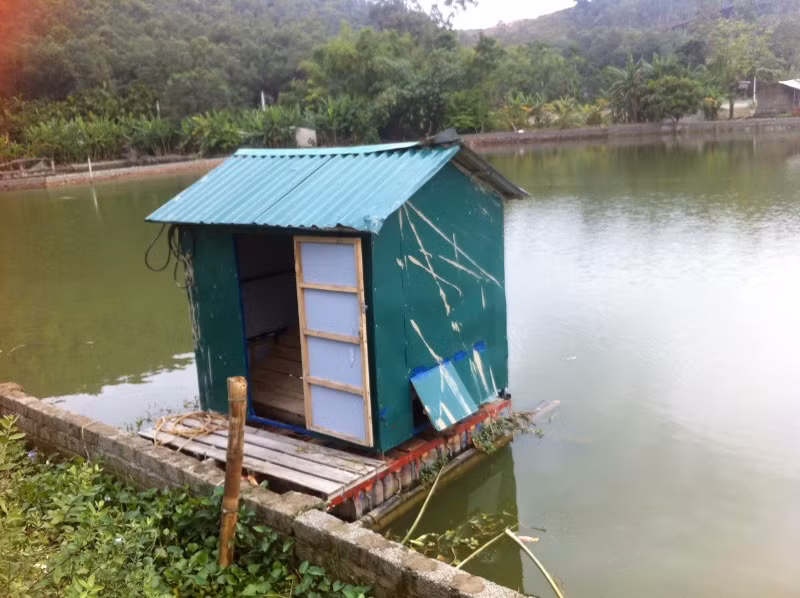 Hiện trường lều nổi làm chết hai học sinh. Ảnh: Hoàng Lam