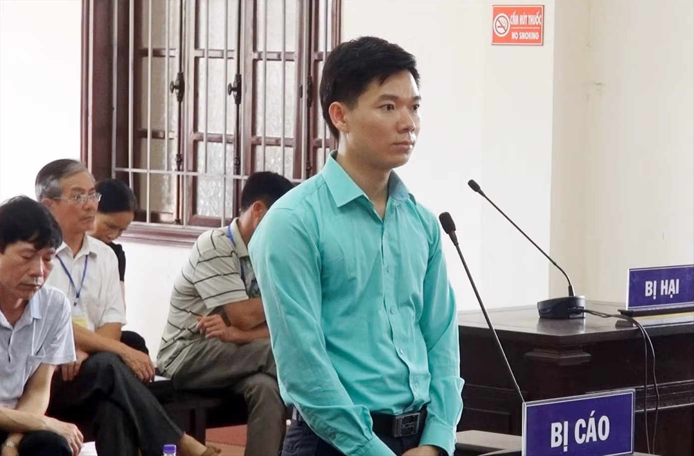 Bắt đại ca giang hồ huy động hàng chục đàn em bao vây xe chở Công an ảnh 2 Bắt đại ca giang hồ huy động hàng chục đàn em bao vây xe chở Công an ảnh 2