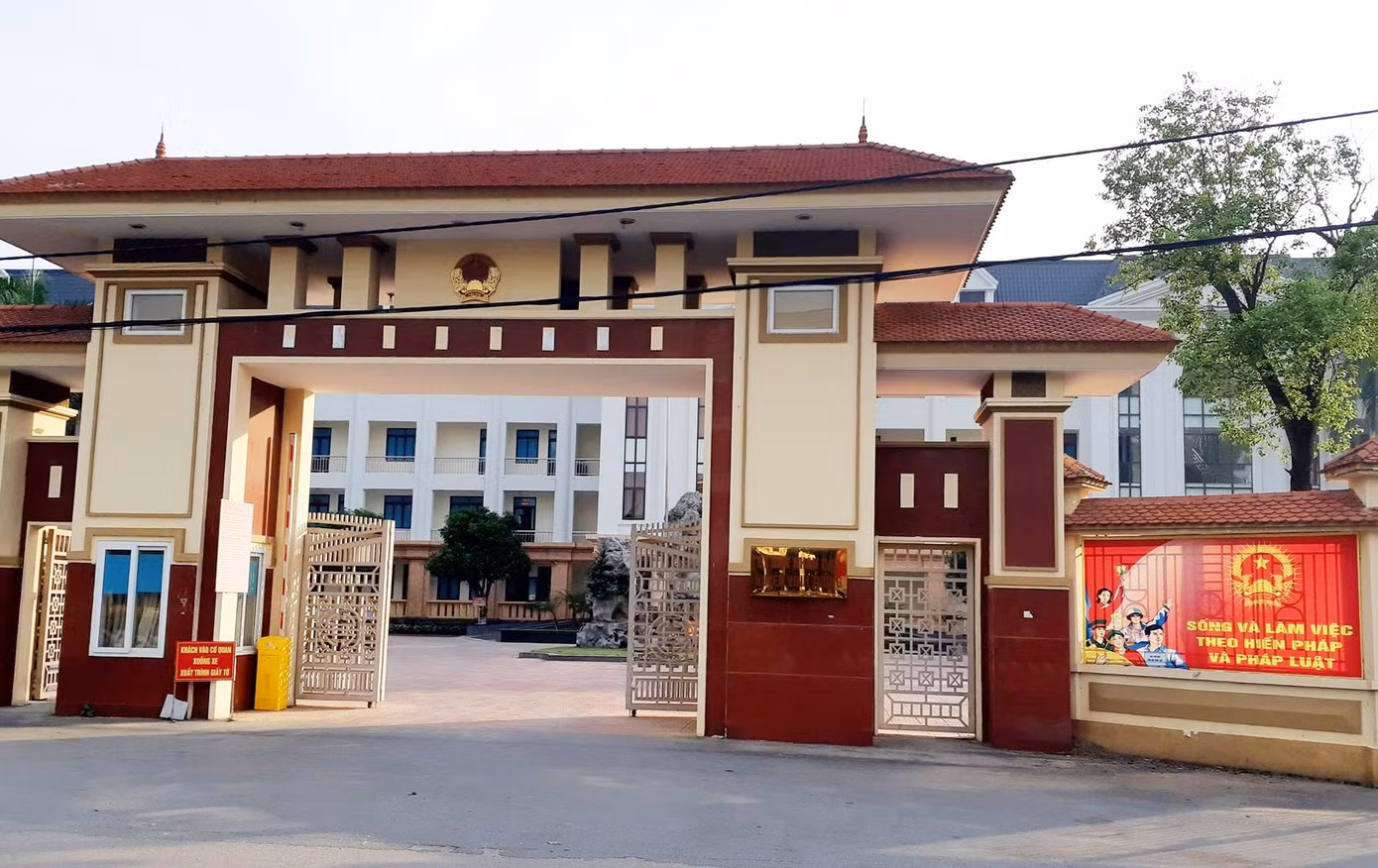 Bắt đại ca giang hồ huy động hàng chục đàn em bao vây xe chở Công an ảnh 3 Bắt đại ca giang hồ huy động hàng chục đàn em bao vây xe chở Công an ảnh 3