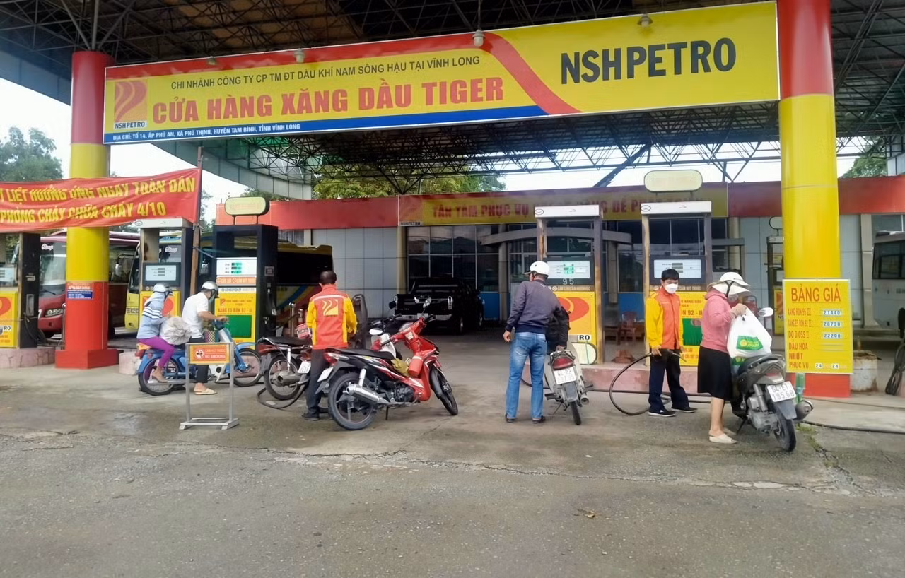 Một cửa hàng xăng dầu của NSH Petro tại huyện Tam Bình, tỉnh Vĩnh Long. ảnh: cảnh kỳ