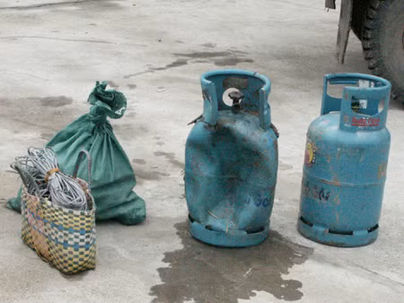 Hai quả bom gas thu được.
