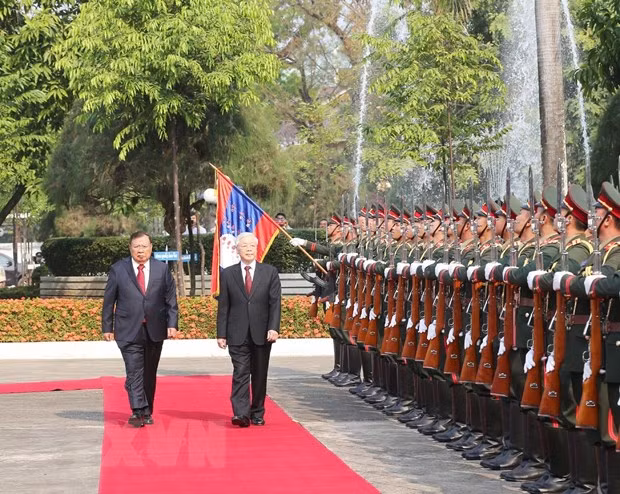 Việt Nam-Lào hội đàm cấp cao, ký kết 9 văn kiện hợp tác ảnh 1