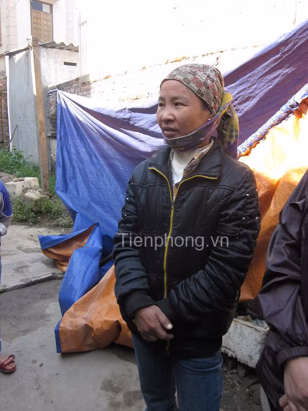 Cô Nguyễn Thị Tần, người đầu tiên phát hiện ra đám chạy và gọi người đến cứu