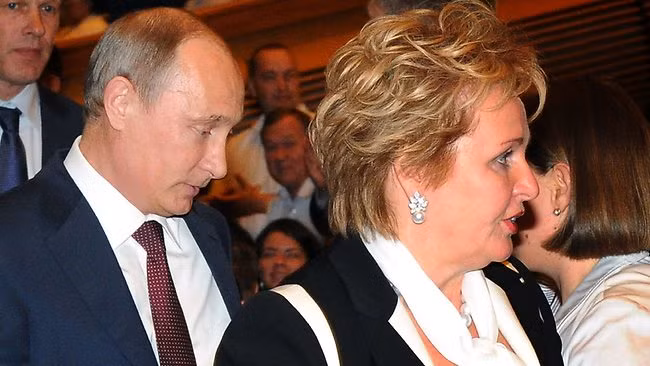 Sau buổi xem biểu diễn ở điện Kremlin, vợ chồng tổng thống Nga Putin đường ai nấy đi 