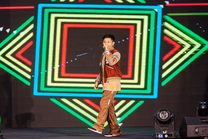 Ricky Star làm “tăng nhiệt” với các bài hát được yêu thích Ricky Star làm “tăng nhiệt” với các bài hát được yêu thích