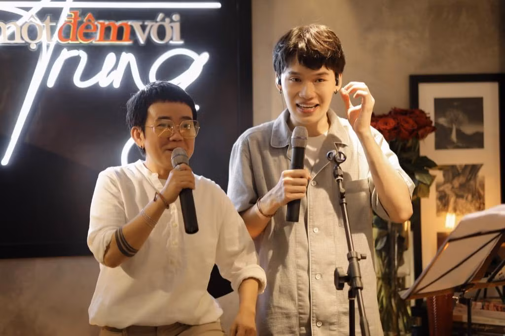 Quang Trung và nhạc sĩ Phương Uyên Quang Trung và nhạc sĩ Phương Uyên