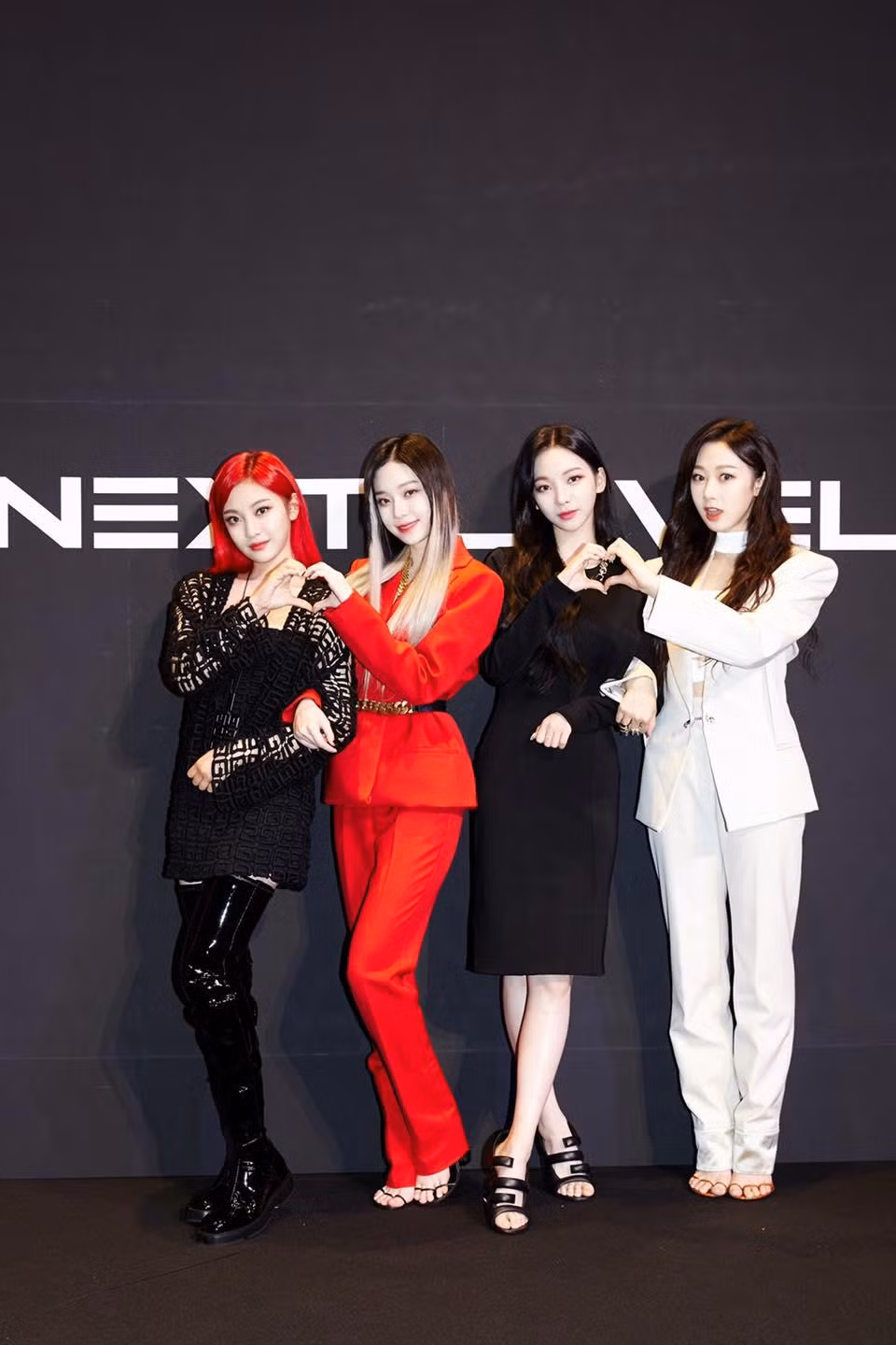 4 thành viên NingNing, Winter, Karina và Giselle trong buổi họp báo vào chiều nay (17/5) 4 thành viên NingNing, Winter, Karina và Giselle trong buổi họp báo vào chiều nay (17/5)