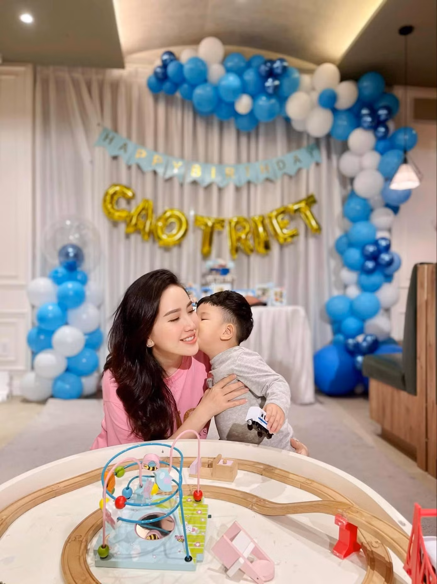 Bảo Thy và cháu trai Bảo Thy và cháu trai