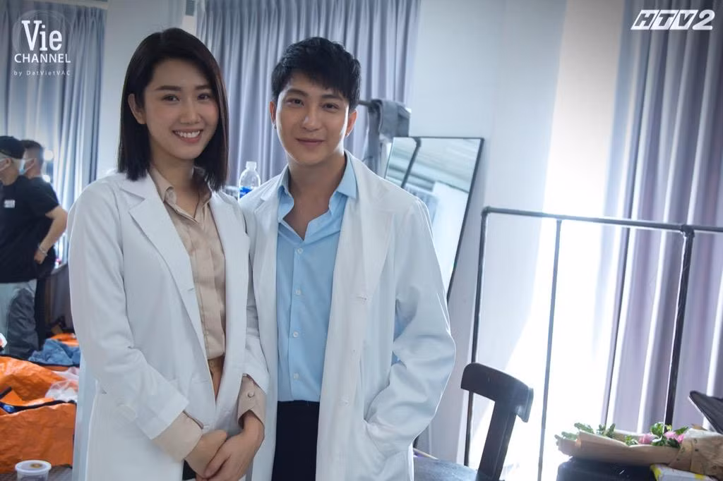 Thuý Ngân và B Trần
