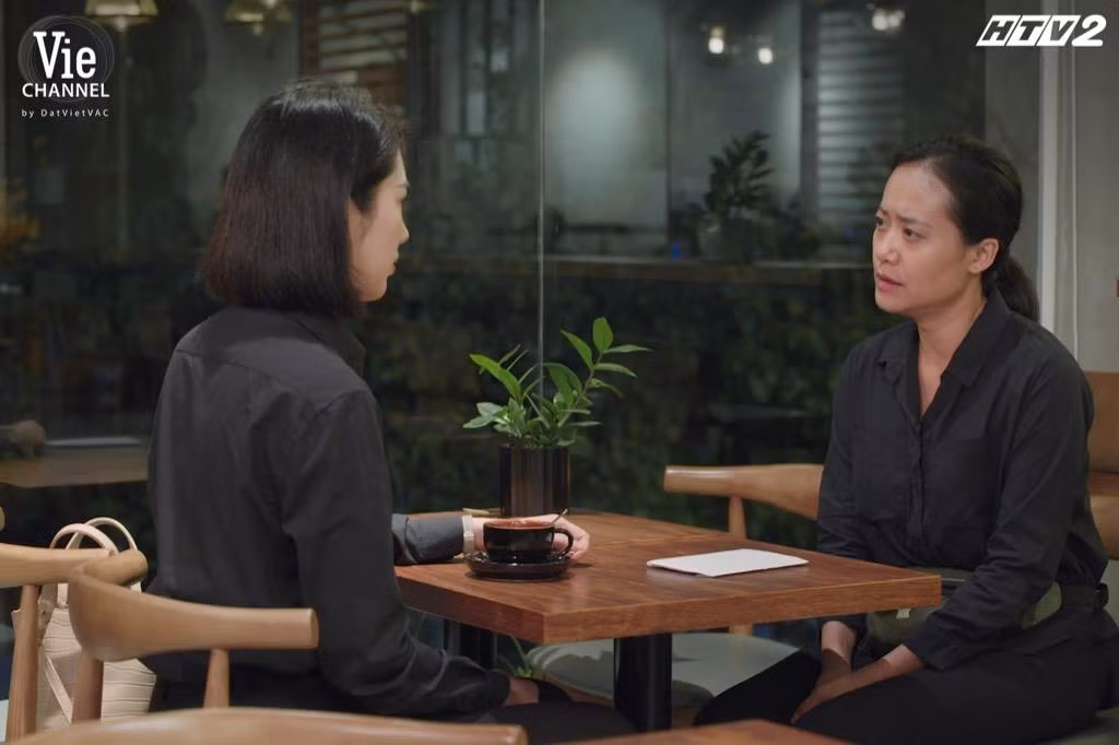 Thuý Ngân và Hồng Ánh trong tập 3. Thuý Ngân và Hồng Ánh trong tập 3.