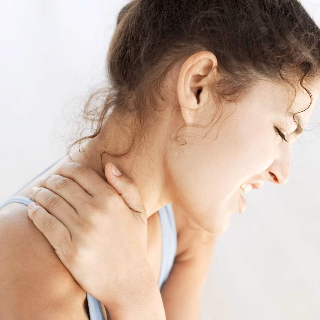 Đau buốt, tê dại… ở vai, lưng, các chi… là triệu chứng của rối loạn cảm giác