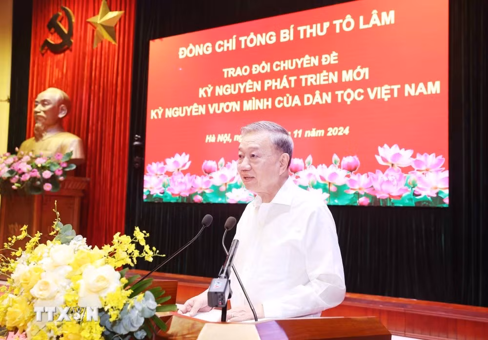Tổng Bí thư Tô Lâm trao đổi về chuyên đề Kỷ nguyên phát triển mới - kỷ nguyên vươn mình của dân tộc Việt Nam. Ảnh: TTXVN. Tổng Bí thư Tô Lâm trao đổi về chuyên đề Kỷ nguyên phát triển mới - kỷ nguyên vươn mình của dân tộc Việt Nam. Ảnh: TTXVN.
